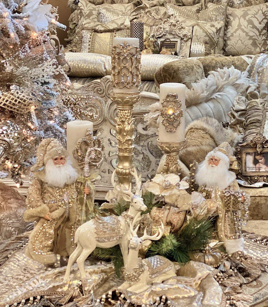 Decorative_candles-triple_scented_candles-beautiful_candles-jeweled_crown_candles-jeweled_candles-fleur_de_lis_candles-_big_candles-sir_oliver_s_candles-reilly_chance