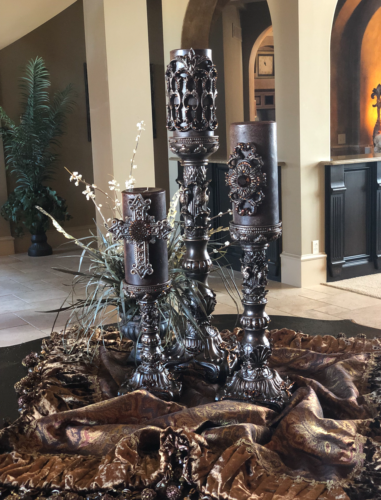 Decorative_candles_online-candlesticks-candle_arrangements-old_world_decor-fancy_candles-sir_olivers_candles-reilly_chance