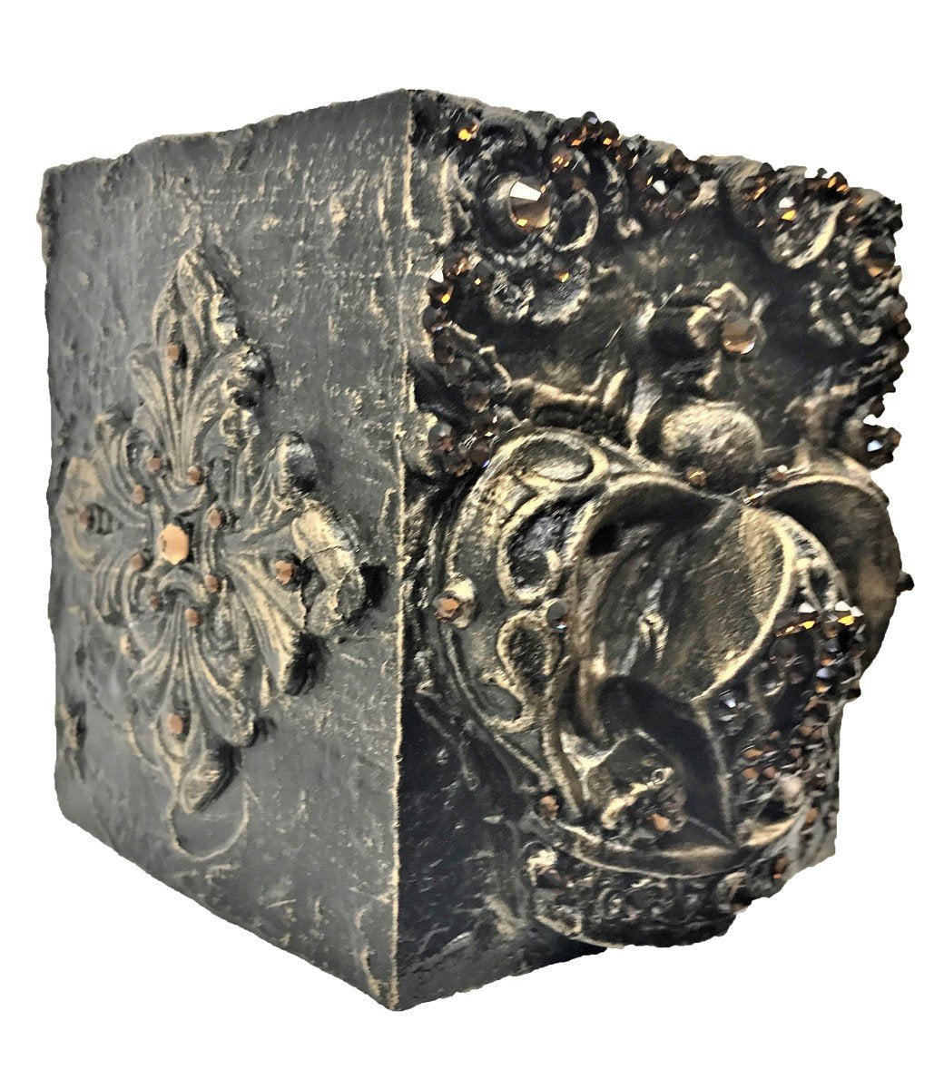 Decorative_tissue_holder-Swarovski_crystals-jeweled_bathroom_accessories-old_world_tissue_holder-crown_tissue_holder-sir_oliver's-reilly_chance_collection_1_grande