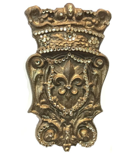 Drapery_medallion-tassel_tie_back_holder-lion_shield_medallion-reilly_chance_collection