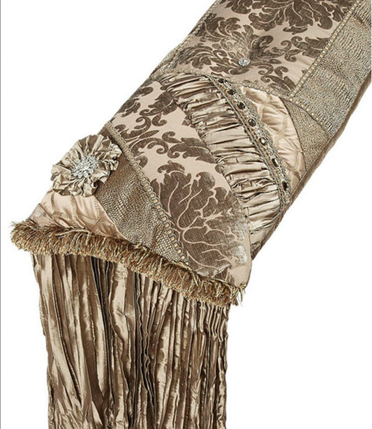 Luxury_bed_set-decorative_pillow-neutral_bedding-old_world_bedding-pillow_for_end_of_bed-reilly_chance_collection