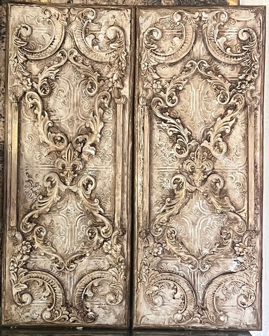 Michelle Butler Designs Set of Two Vintage Cream Wall Plaques