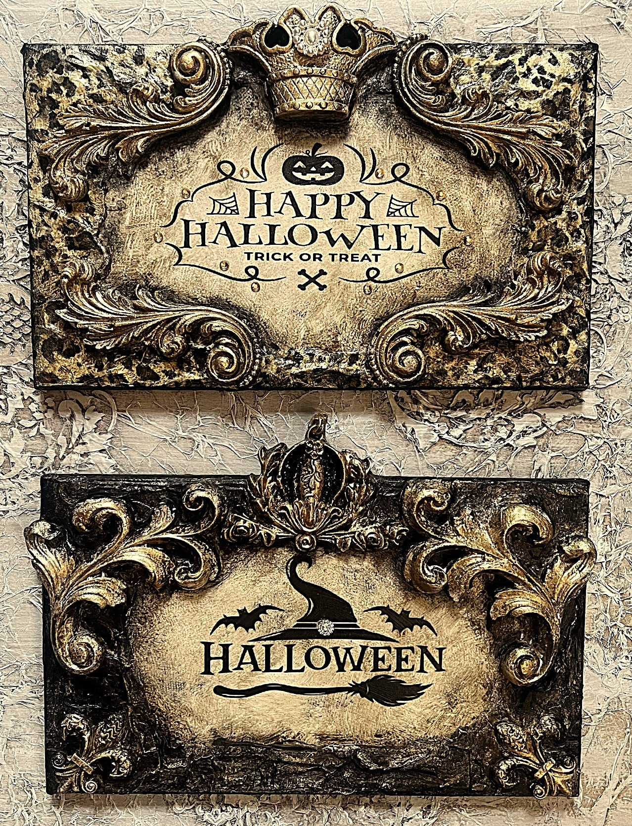 Michelle Butler Happy Halloween Leopard Crown and Wicked Fleur de Lis Plaques