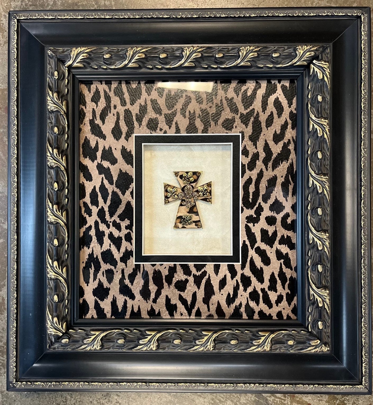 Visser Framed Cross with Leopard