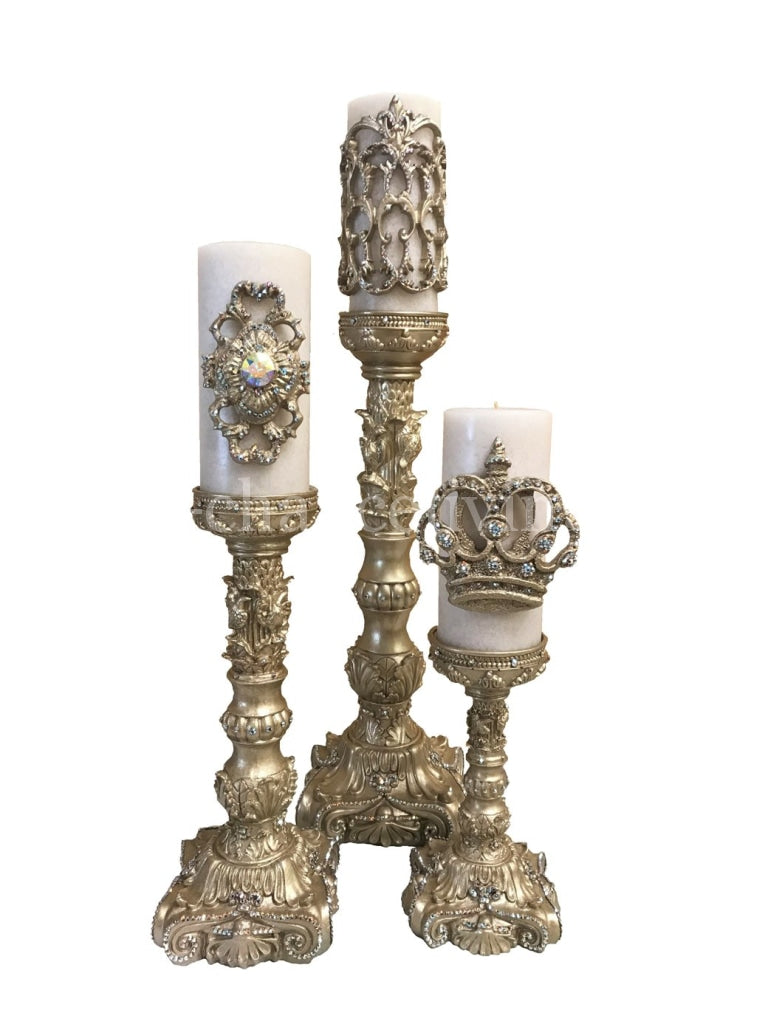 Decorative_candles-triple_scented_candles-beautiful_candles-jeweled_crown_candles-jeweled_candles-fleur_de_lis_candles-_big_candles-sir_oliver_s_candles-reilly_chance