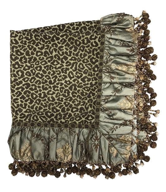 Luxury_table_topper-table_decor-table_scarf-gold_table_throw-velvet_table_topper-reilly_chance
