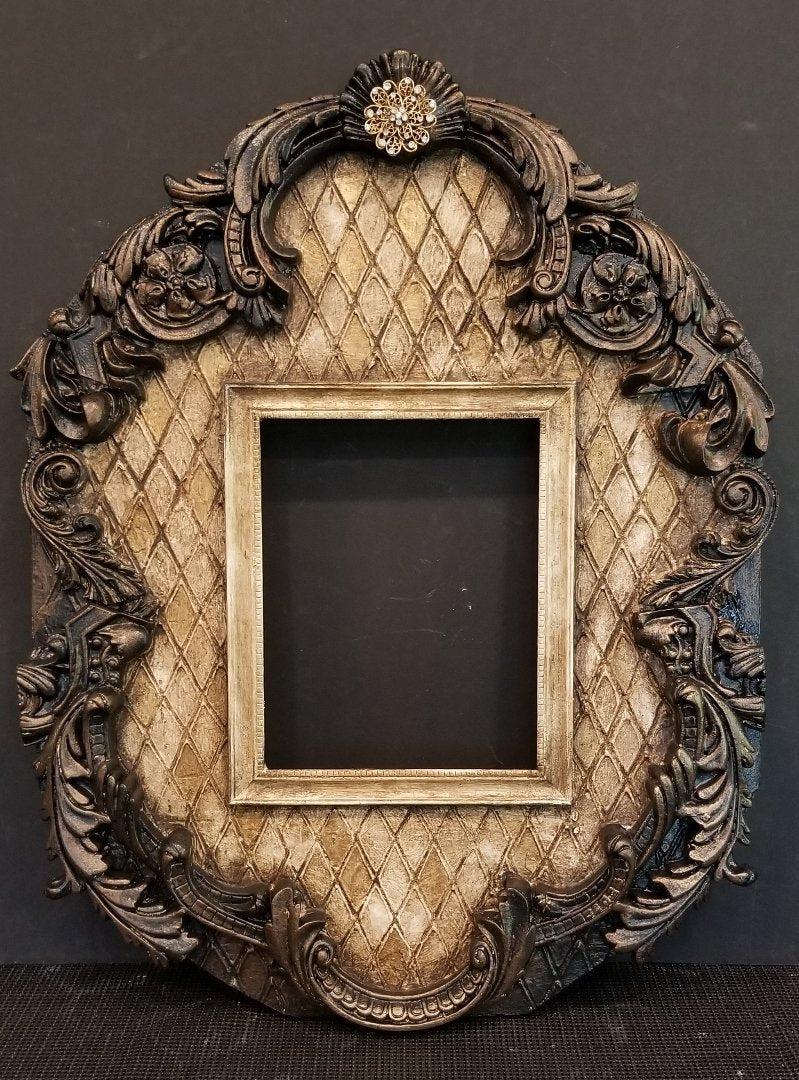 Butler Picture Frame Michelle Butler Large Oval Frame – Reilly-Chance Collection