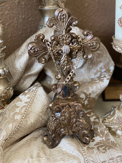 Michelle Butler Tabletop Frame with Harlequin and Fleur de Lis –  Reilly-Chance Collection